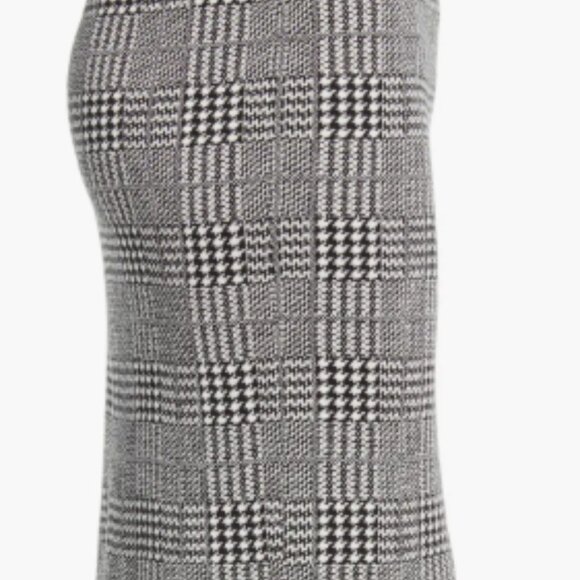 Vince Camuto Short Sleeve Plaid Sweater and Skit Set - Picture 9 of 11